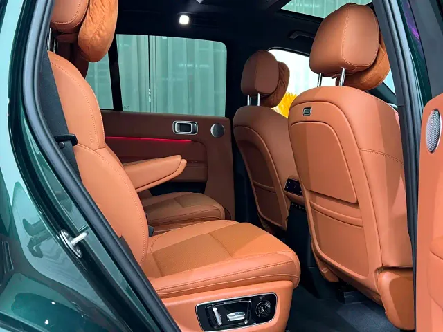 Li Auto L8 — Фото автомобиля 5