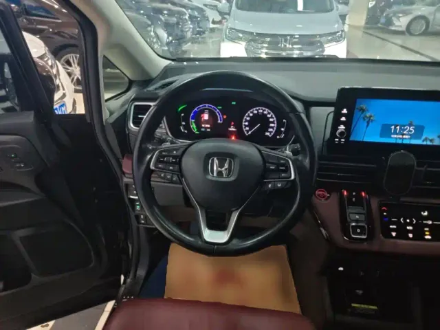 Honda Elysion — Фото автомобиля 10