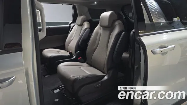 Kia Carnival — Фото автомобиля 18