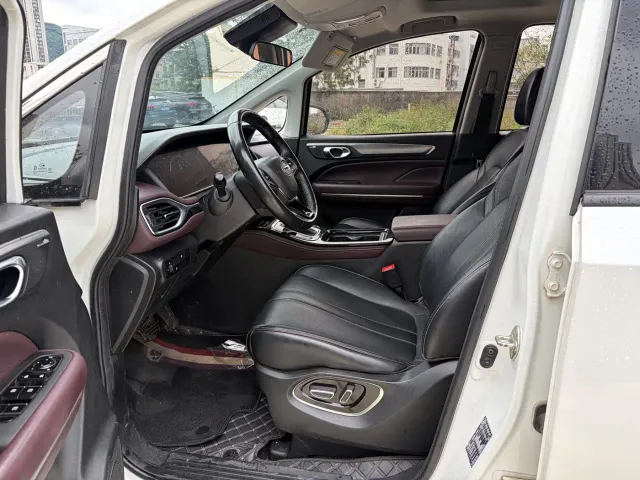GAC Trumpchi M6 — Фото автомобиля 4