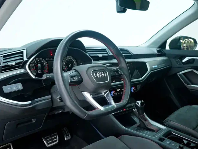 Audi Q3 — Фото автомобиля 15