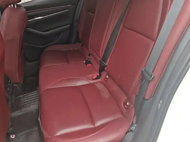 Mazda Axela — Фото автомобиля 16