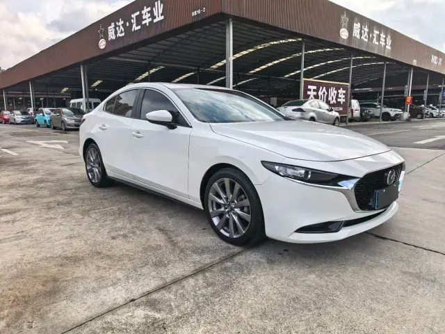 Mazda Axela — Фото автомобиля 3