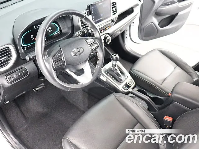Hyundai Venue — Фото автомобиля 7
