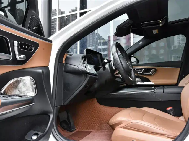 Mercedes-Benz E-Class — Фото автомобиля 13