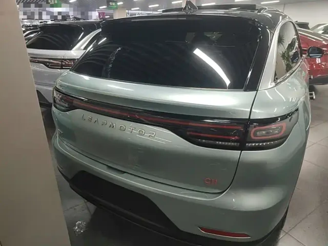 Leapmotor C11 — Фото автомобиля 5