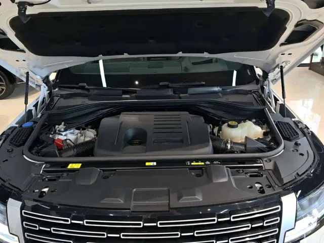 Land Rover Range Rover — Фото автомобиля 12