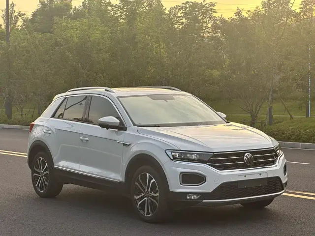 Volkswagen T-Roc — Фото автомобиля 3