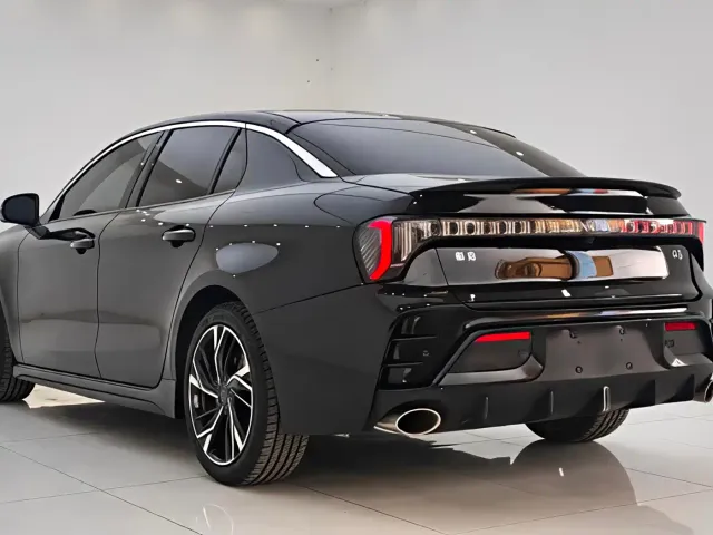 Lynk & Co 03 — Фото автомобиля 7