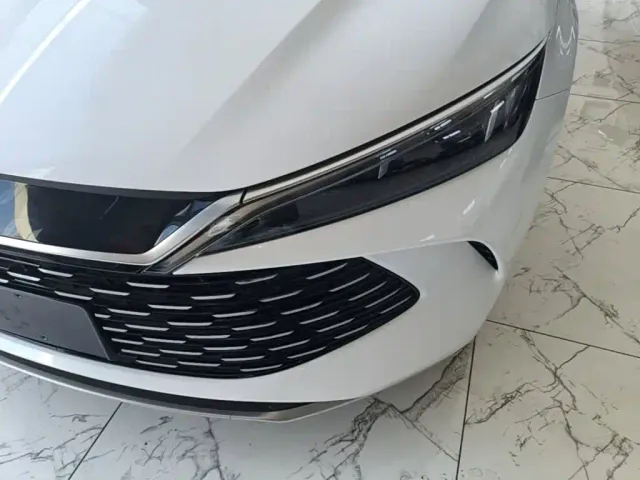 BYD Qin L — Фото автомобиля 23