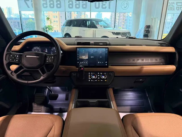Land Rover Defender — Фото автомобиля 19