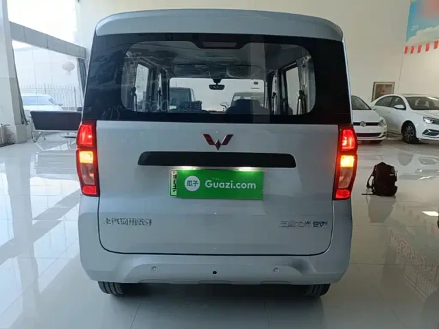 Wuling Zhiguang NEV — Фото автомобиля 5
