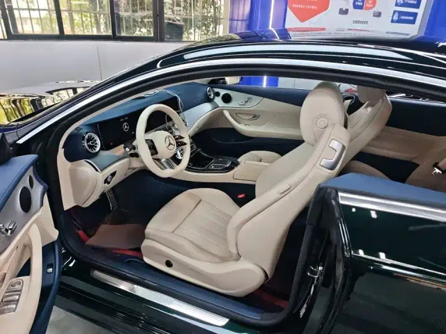 Mercedes-Benz E-Class — Фото автомобиля 4