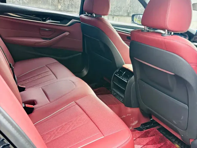 BMW 5 Series — Фото автомобиля 12