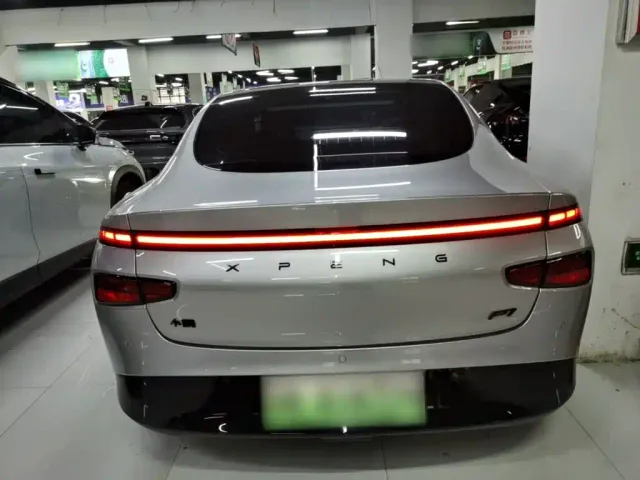 Xpeng P7 — Фото автомобиля 5
