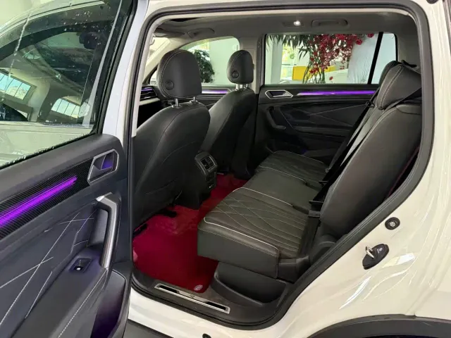 Volkswagen Tiguan L — Фото автомобиля 6