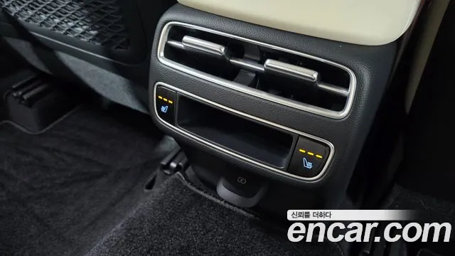 Genesis GV70 — Фото автомобиля 29
