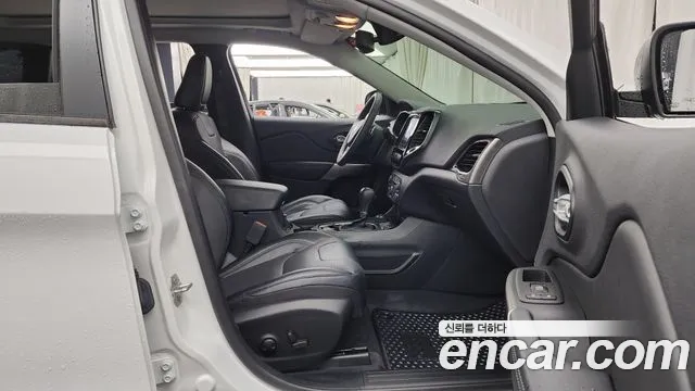 Jeep Cherokee Cherokee(KL) — Фото автомобиля 9