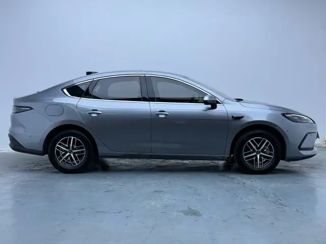 BYD Seal 05 DM-i — Фото автомобиля 8