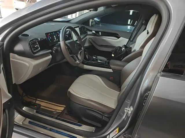 BYD Qin PLUS — Фото автомобиля 14