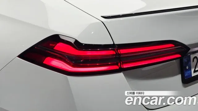 BMW 5-Series — Фото автомобиля 19