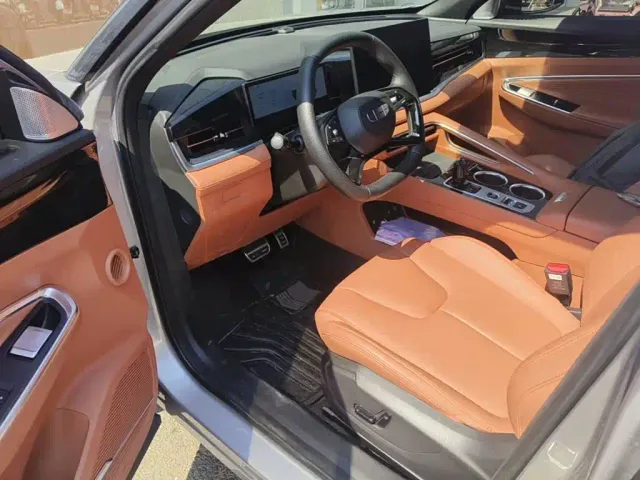 Geely Boyue — Фото автомобиля 8