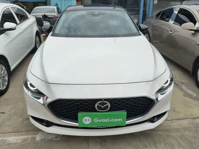 Mazda Axela — Фото автомобиля 2