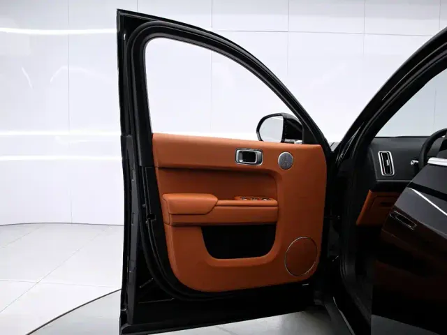 Li Auto L7 — Фото автомобиля 12