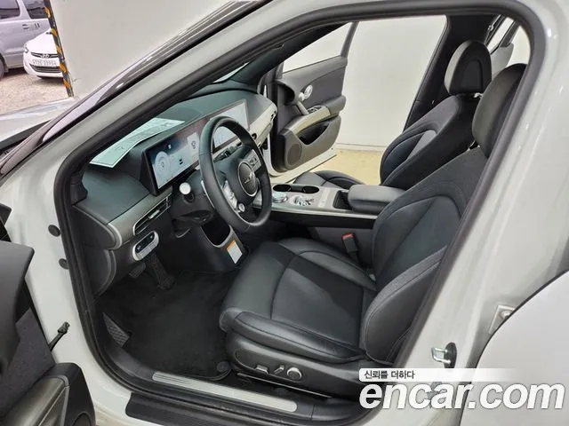 Genesis GV60 — Фото автомобиля 12