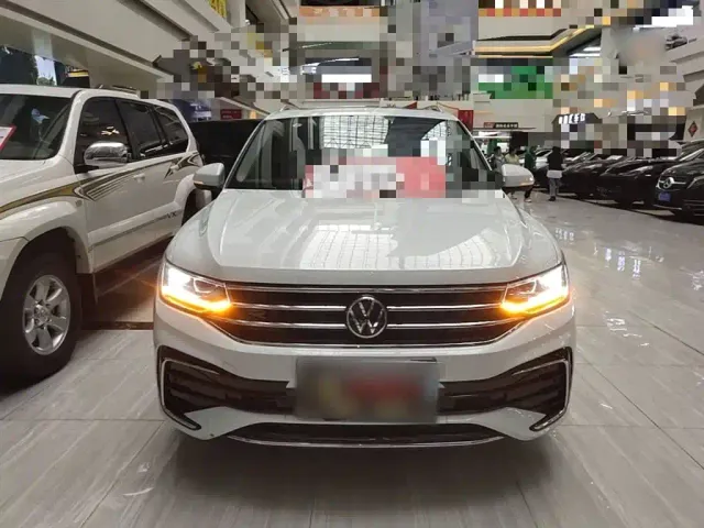 Volkswagen Tiguan L — Фото автомобиля 2
