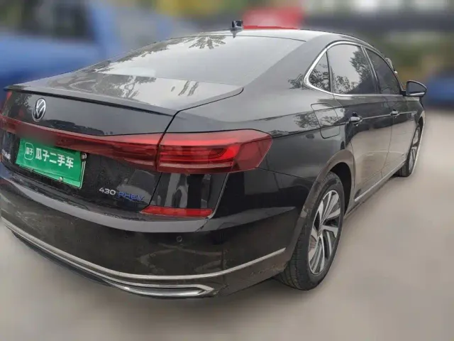 Volkswagen Passat — Фото автомобиля 6