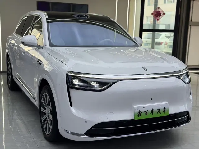 Aito M8 — Фото автомобиля 3