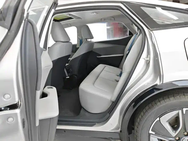 Toyota bZ3 — Фото автомобиля 11