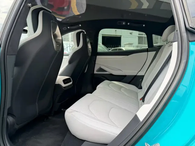 Xiaomi SU7 — Фото автомобиля 6