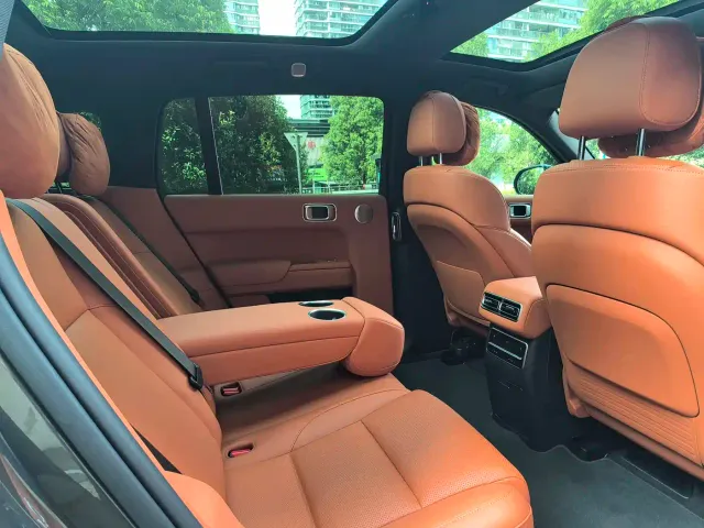 Li Auto L7 — Фото автомобиля 13