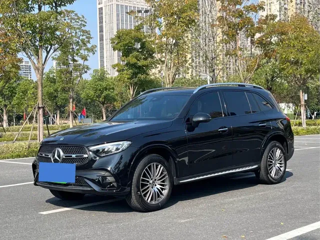 Фотография автомобиля — Mercedes-Benz GLC-Class