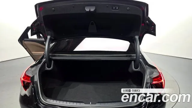 Kia K8 K8 Hybrid — Фото автомобиля 24