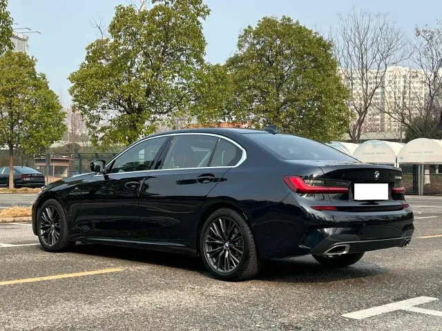 BMW 3 Series — Фото автомобиля 9