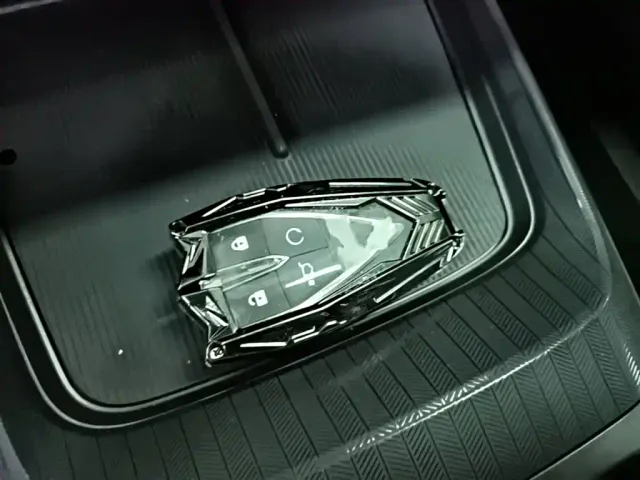 Changan Eado — Фото автомобиля 8
