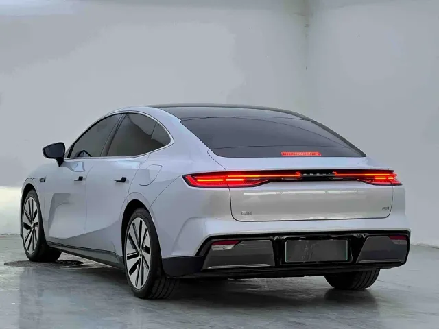 Geely Galaxy E8 — Фото автомобиля 7