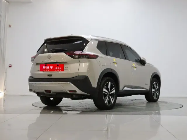 Nissan X-Trail — Фото автомобиля 3
