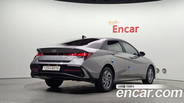Hyundai Avante CN7 — Фото автомобиля 2