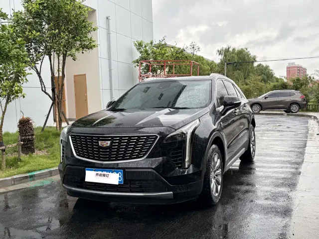 Фотография автомобиля — Cadillac XT4