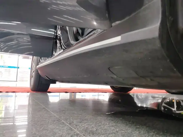 Mercedes-Benz EQC — Фото автомобиля 18