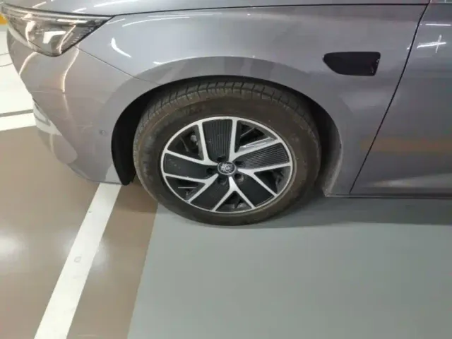 BYD Qin L — Фото автомобиля 22