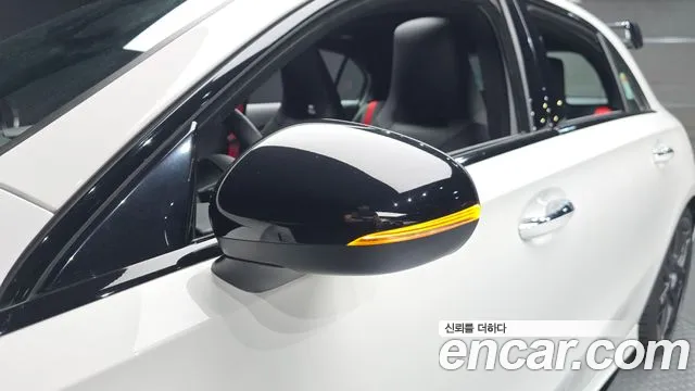 Mercedes-Benz A-Class — Фото автомобиля 25