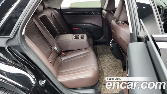 Hyundai Grandeur Grandeur (GN7) 2.5 Бензин 2WD — Фото автомобиля 10
