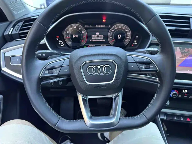 Audi Q3 — Фото автомобиля 13