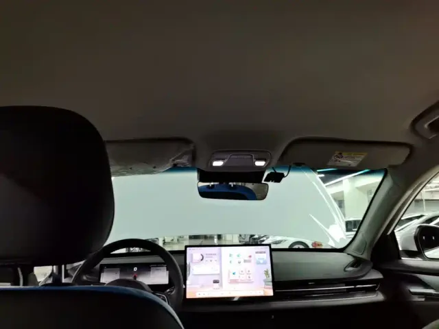 Geely Geometry G6 — Фото автомобиля 17
