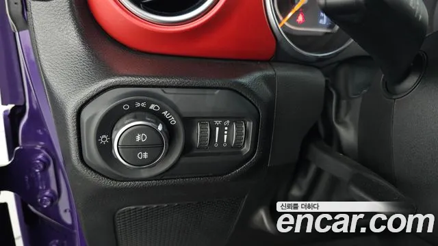 Jeep Wrangler — Фото автомобиля 25